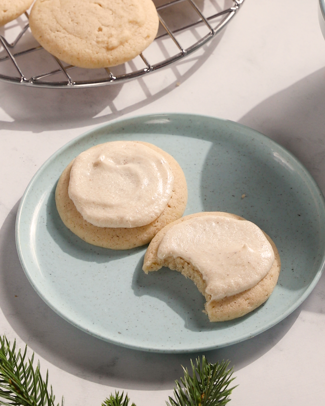 Vegan Eggnog Cookies